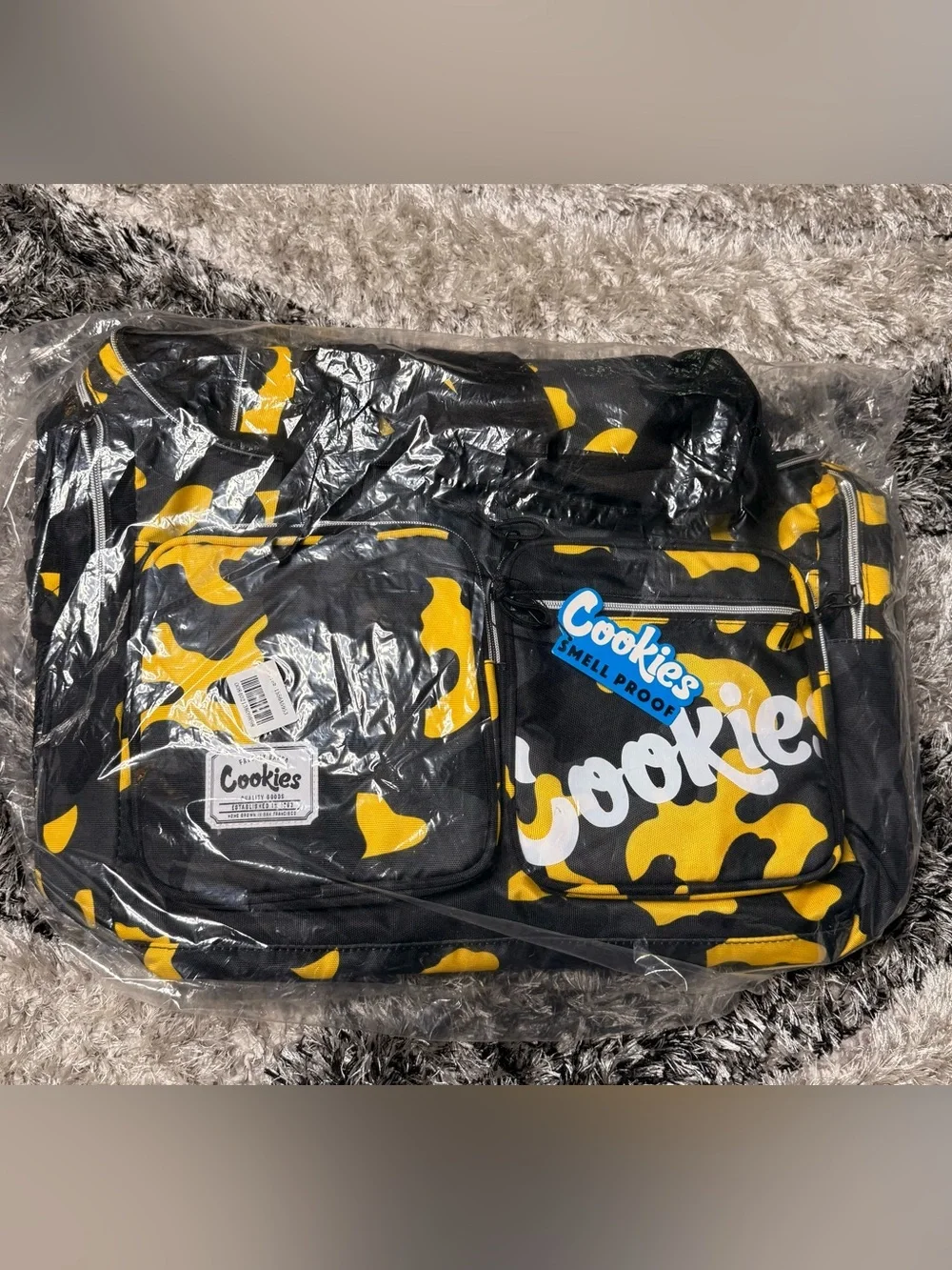 Cookies Heritage Smell Proof Duffle Bag 48L Yellow Camo Travel Gym NWT